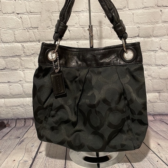 Coach All Black Leather handle Shoulder Bag - Picture 2 of 9